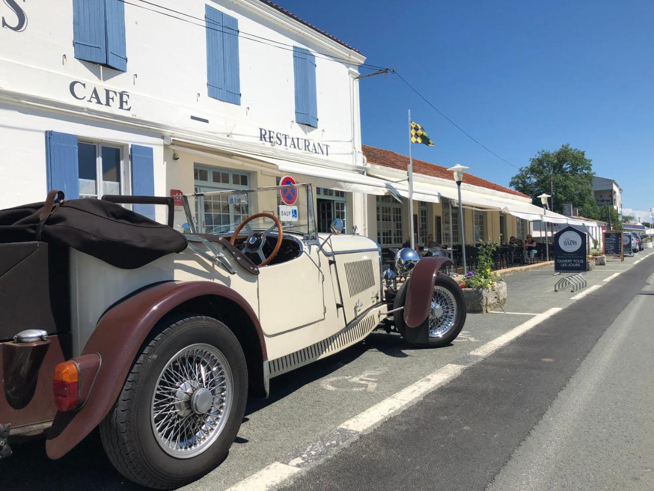Les Bains Boyardville - Hotel Et Restaurant Exterior photo